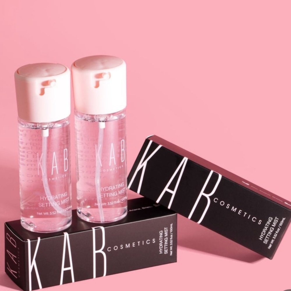 KAB COSMETICS HYDRATING SETTING MIST NWT.